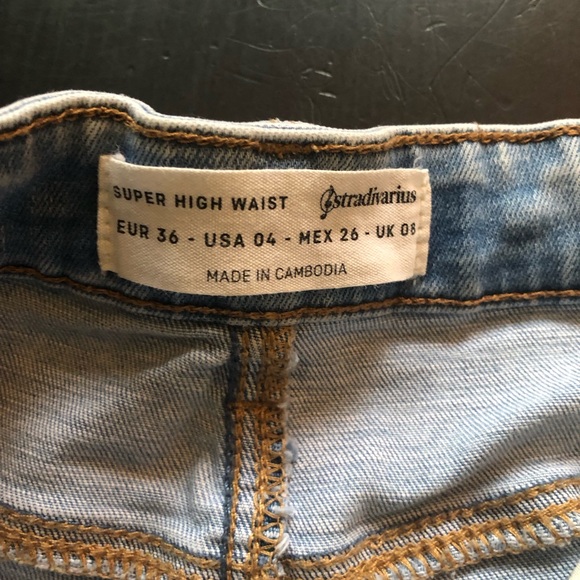 Women’s Stradivarius Jeans Size 4!! ✨ - Picture 3 of 7